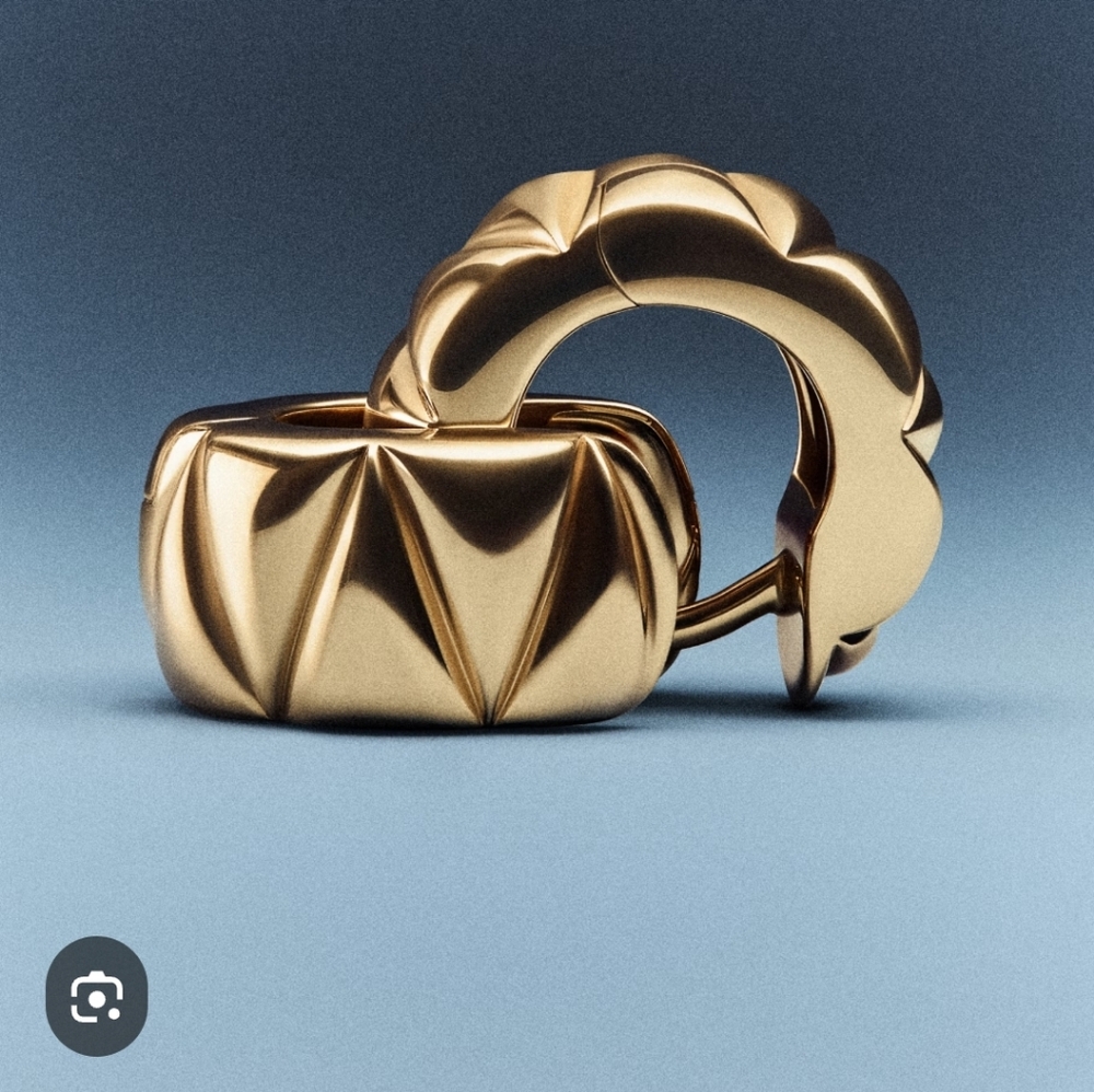 Mejuri 14K Yellow Gold Patra Huggie Hoop Earrings 6.1 Grams